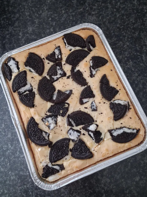 NEW Cookies & Cream Blondies