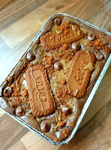 Fudgy Biscoff Brownies with Belgian Chocolate, Biscoff Spread Tray